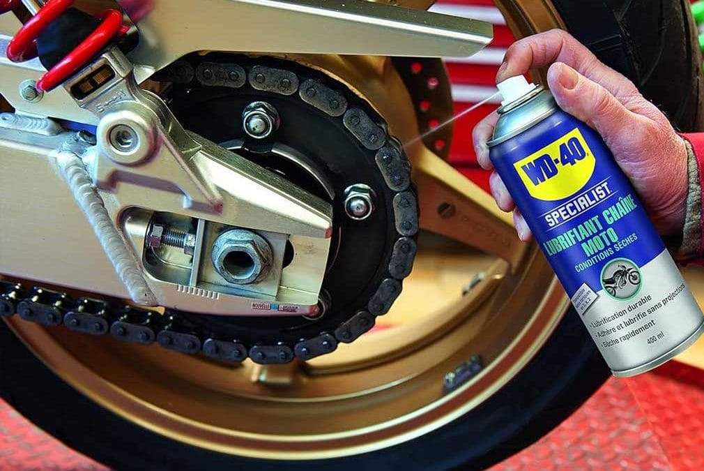 El truco del WD-40 que todos los moteros usan (y el que jamás deberías hacer)